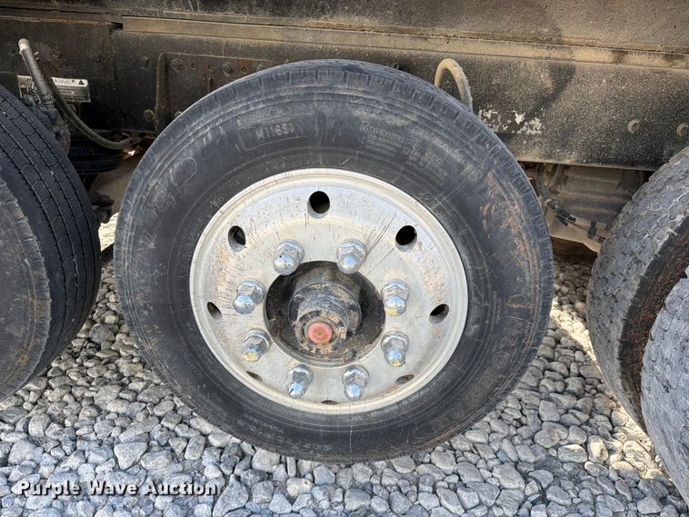 image for item YA3373 2018 Kenworth T880 dump truck