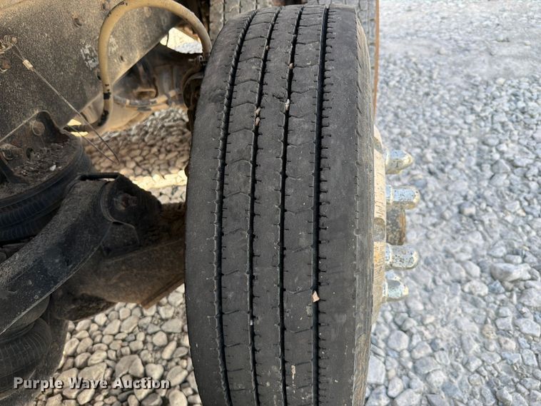 image for item YA3373 2018 Kenworth T880 dump truck