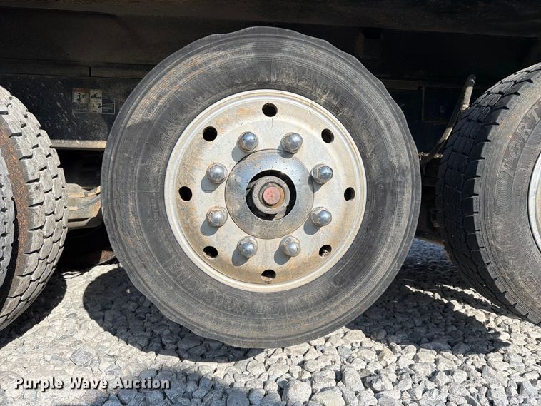 image for item YA3373 2018 Kenworth T880 dump truck