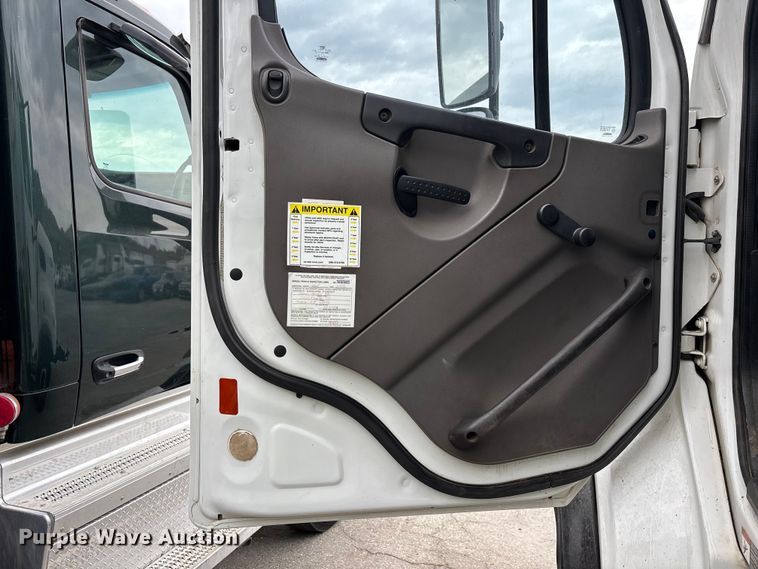 image for item YA3798 2012 Freightliner Business Class M2 dump truck