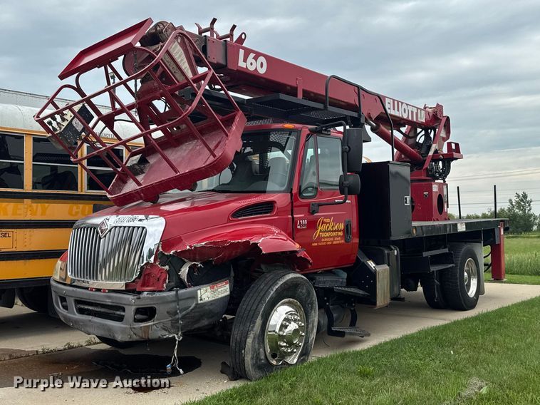 2007 International 4300 bucket truck