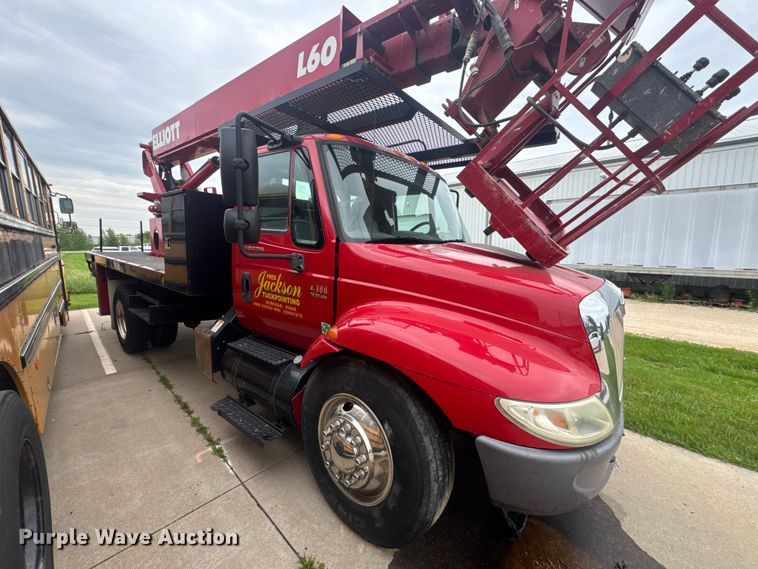 image for item YA4010 2007 International 4300 bucket truck