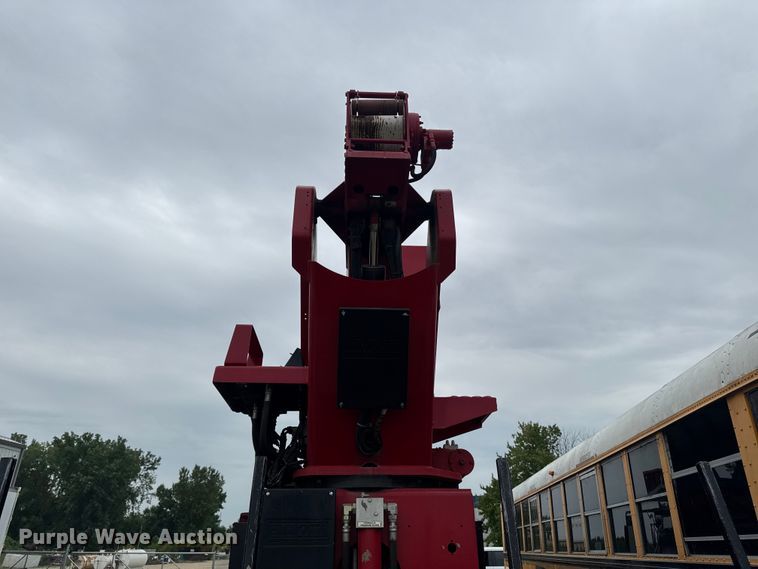 image for item YA4010 2007 International 4300 bucket truck