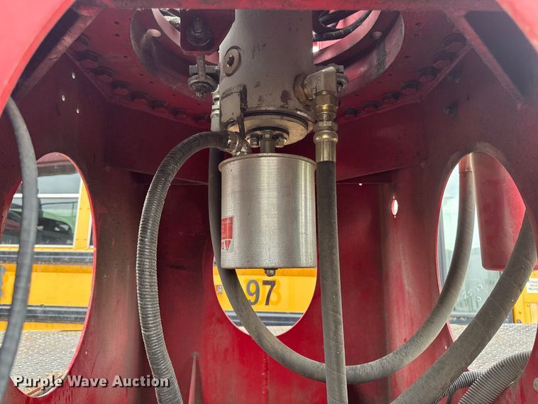 image for item YA4010 2007 International 4300 bucket truck