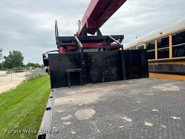 image for item YA4010 2007 International 4300 bucket truck