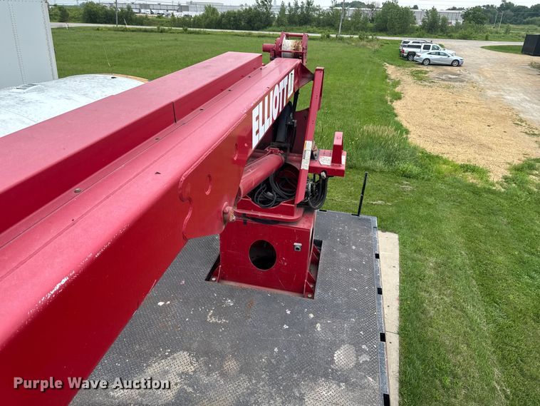 image for item YA4010 2007 International 4300 bucket truck
