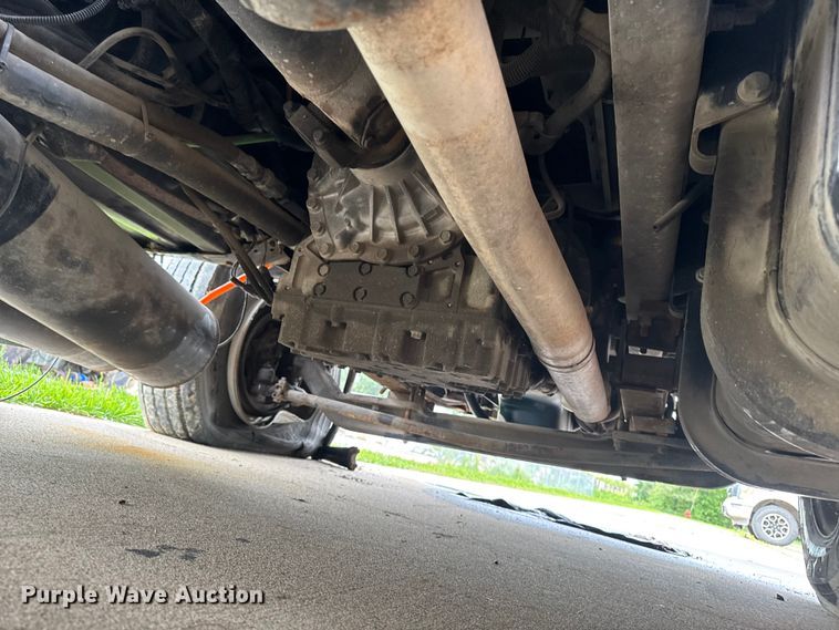 image for item YA4010 2007 International 4300 bucket truck