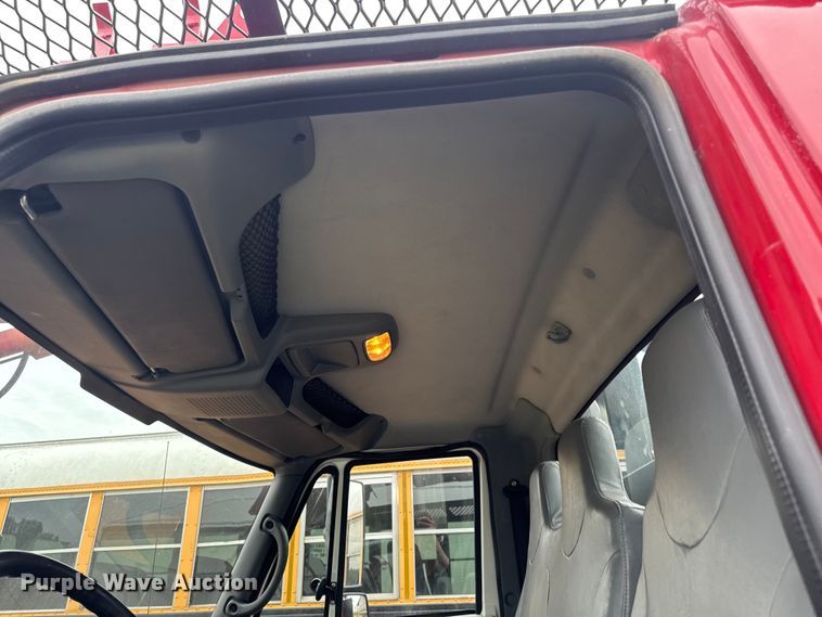image for item YA4010 2007 International 4300 bucket truck