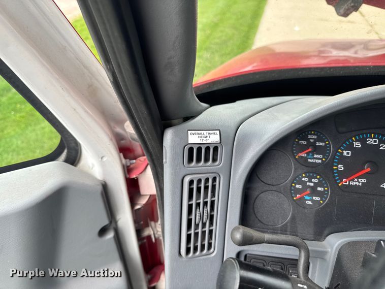 image for item YA4010 2007 International 4300 bucket truck