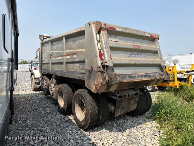 image for item YA4146 2005 Kenworth T800 dump truck