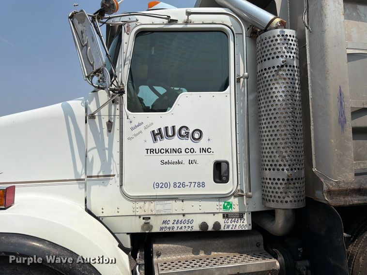 image for item YA4146 2005 Kenworth T800 dump truck
