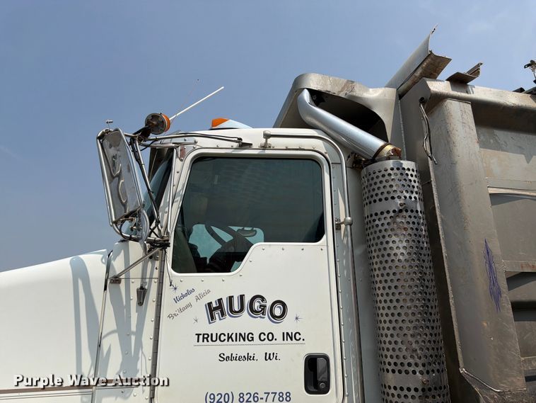 image for item YA4146 2005 Kenworth T800 dump truck