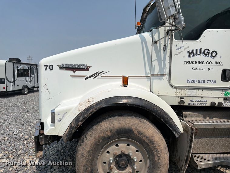 image for item YA4146 2005 Kenworth T800 dump truck