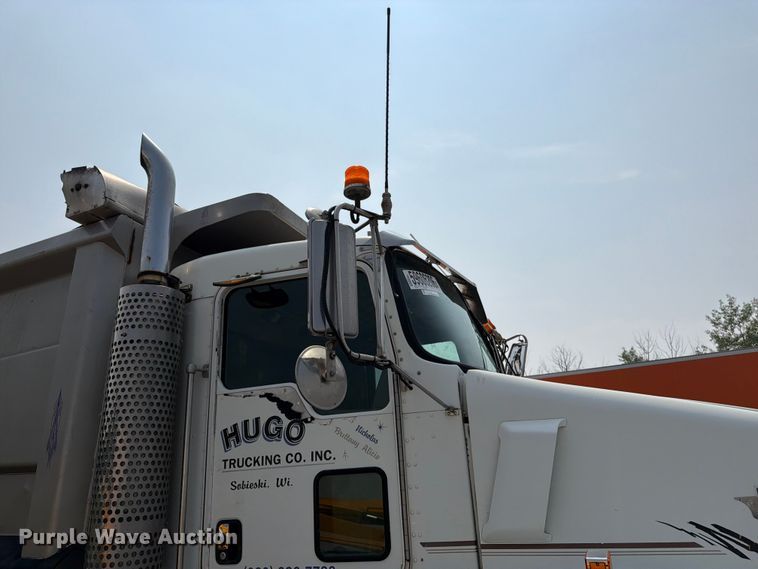 image for item YA4146 2005 Kenworth T800 dump truck