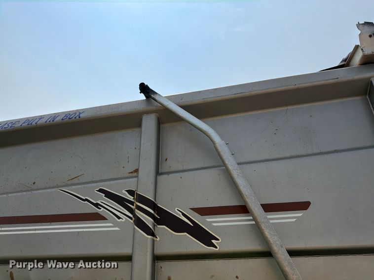 image for item YA4146 2005 Kenworth T800 dump truck