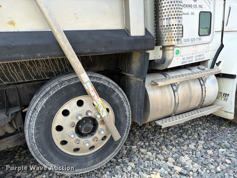 image for item YA4146 2005 Kenworth T800 dump truck