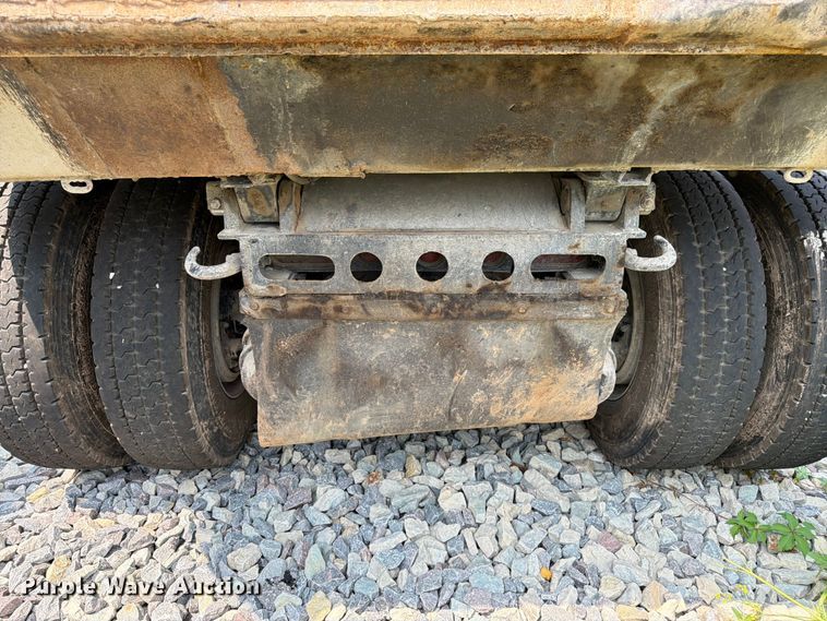 image for item YA4146 2005 Kenworth T800 dump truck