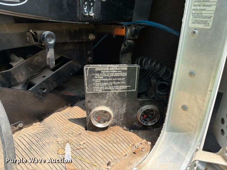 image for item YA4146 2005 Kenworth T800 dump truck