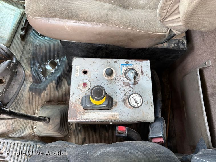 image for item YA4146 2005 Kenworth T800 dump truck