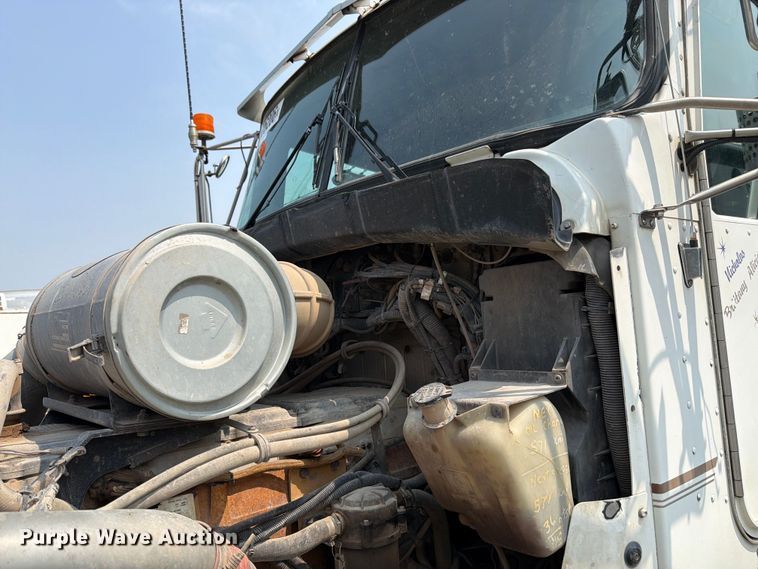 image for item YA4146 2005 Kenworth T800 dump truck