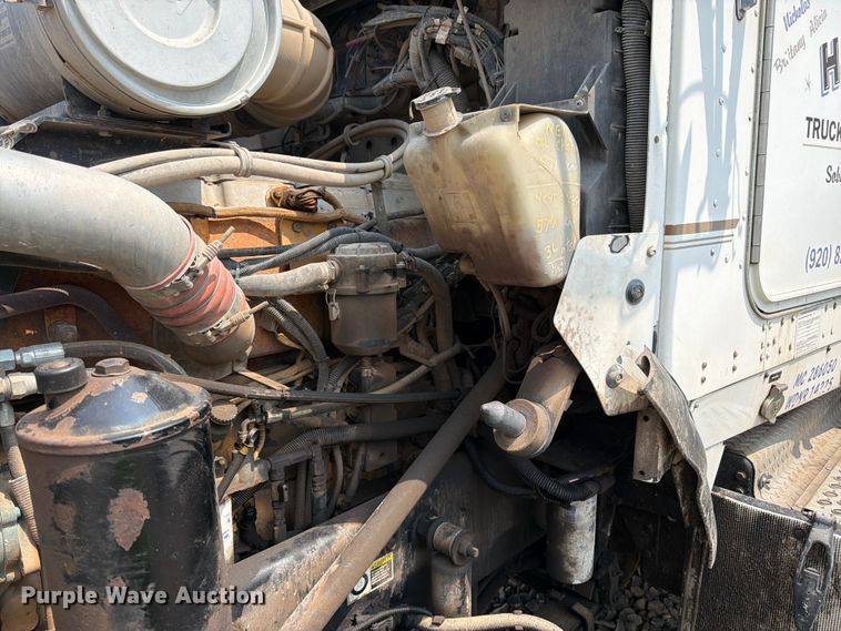 image for item YA4146 2005 Kenworth T800 dump truck