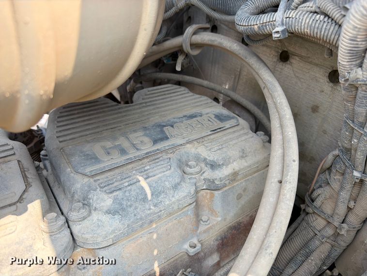 image for item YA4146 2005 Kenworth T800 dump truck