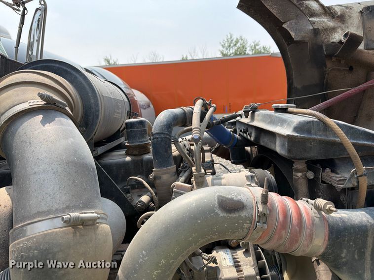 image for item YA4146 2005 Kenworth T800 dump truck