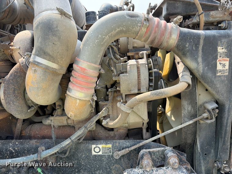 image for item YA4146 2005 Kenworth T800 dump truck