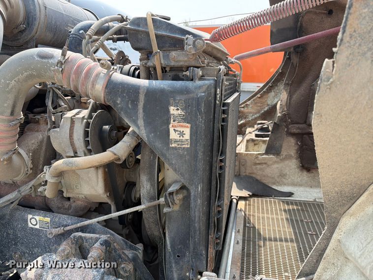 image for item YA4146 2005 Kenworth T800 dump truck