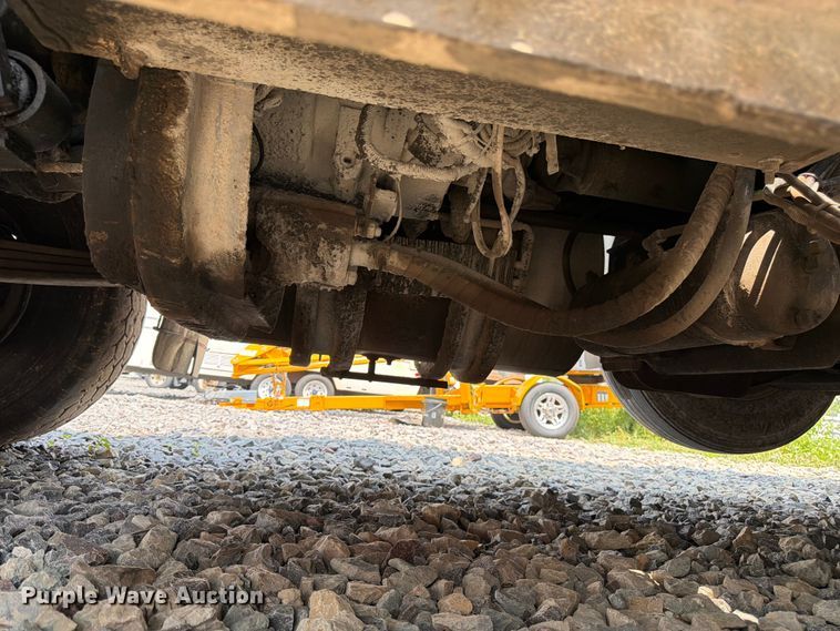image for item YA4146 2005 Kenworth T800 dump truck