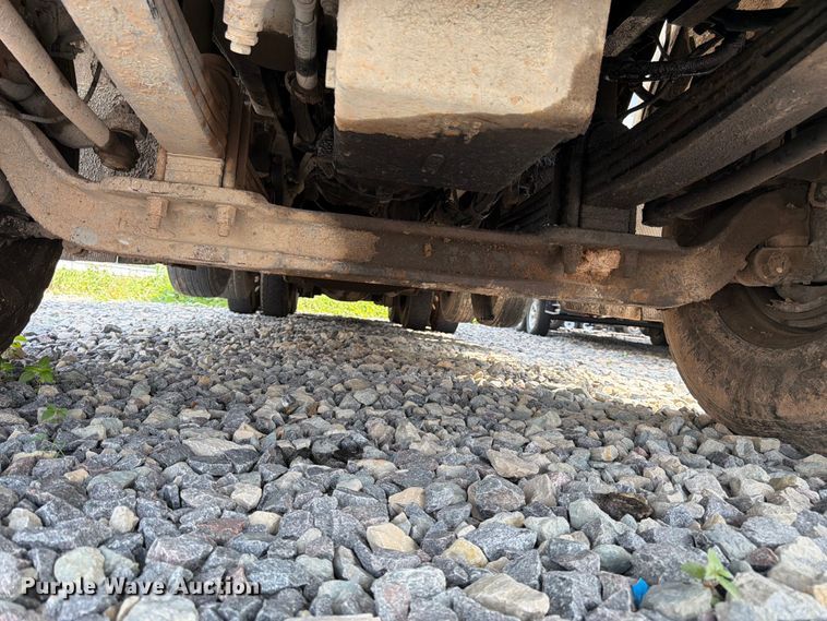 image for item YA4146 2005 Kenworth T800 dump truck