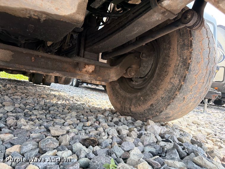 image for item YA4146 2005 Kenworth T800 dump truck