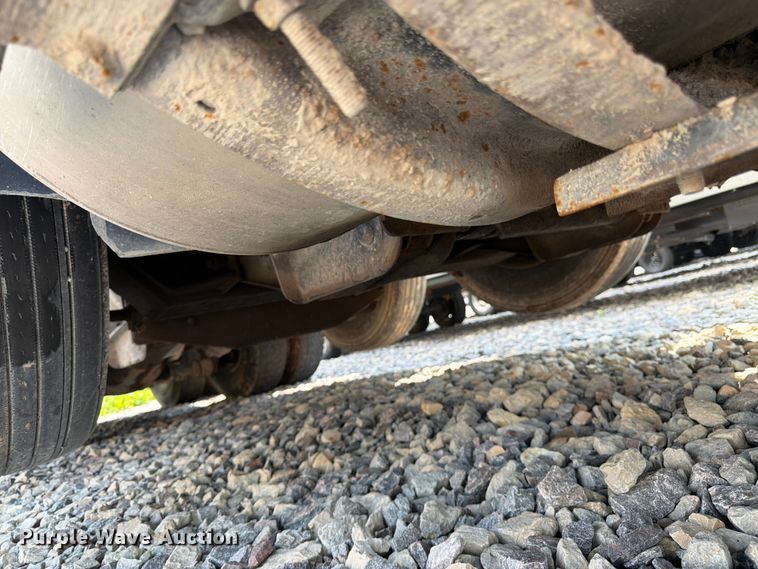 image for item YA4146 2005 Kenworth T800 dump truck