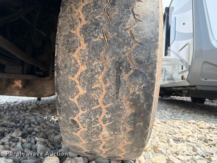 image for item YA4146 2005 Kenworth T800 dump truck