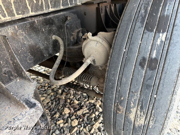 image for item YA4146 2005 Kenworth T800 dump truck
