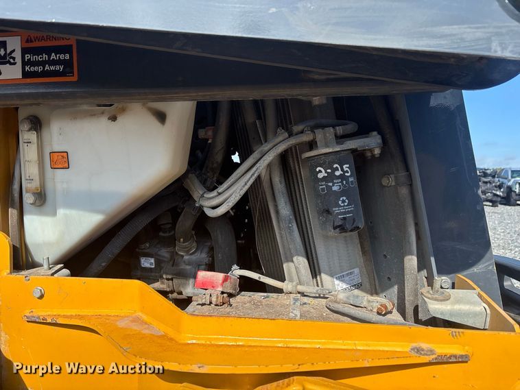 image for item YA4188 2022 John Deere 325G tracked skid steer loader