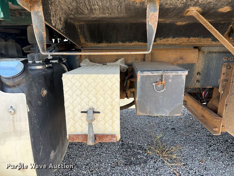 image for item YA4302 2017 Volvo D13 dump truck