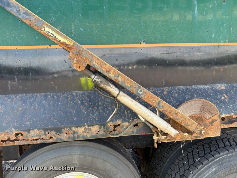 image for item YA4302 2017 Volvo D13 dump truck