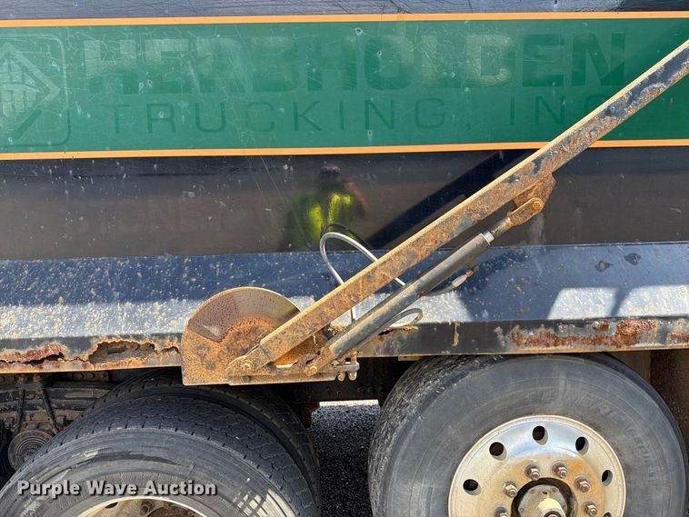 image for item YA4302 2017 Volvo D13 dump truck