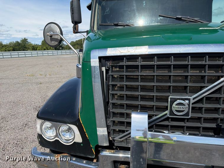 image for item YA4302 2017 Volvo D13 dump truck