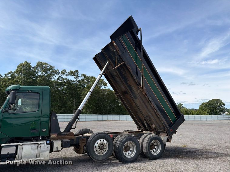 image for item YA4302 2017 Volvo D13 dump truck