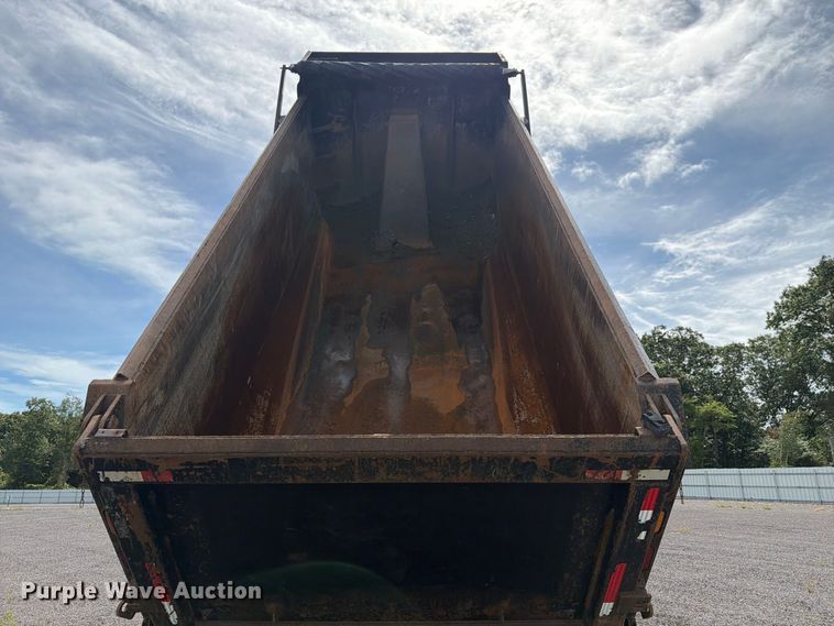 image for item YA4302 2017 Volvo D13 dump truck