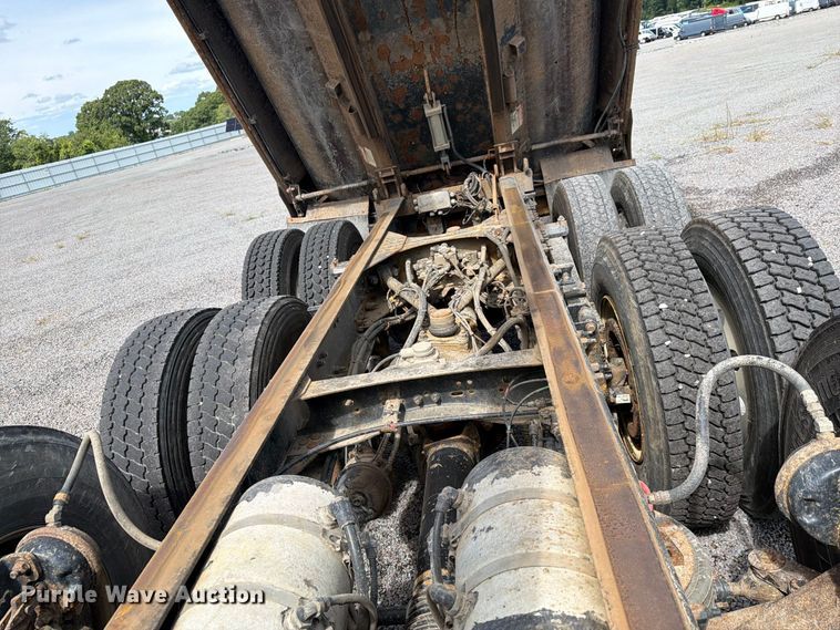 image for item YA4302 2017 Volvo D13 dump truck