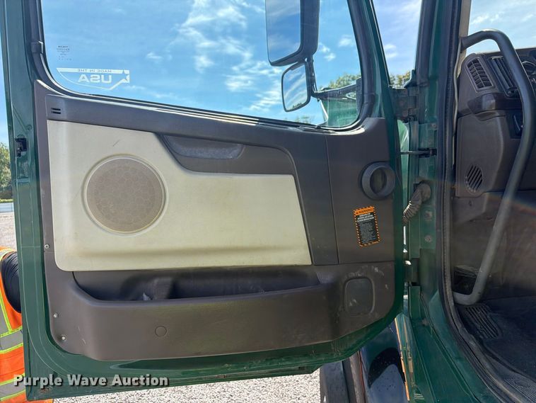 image for item YA4302 2017 Volvo D13 dump truck