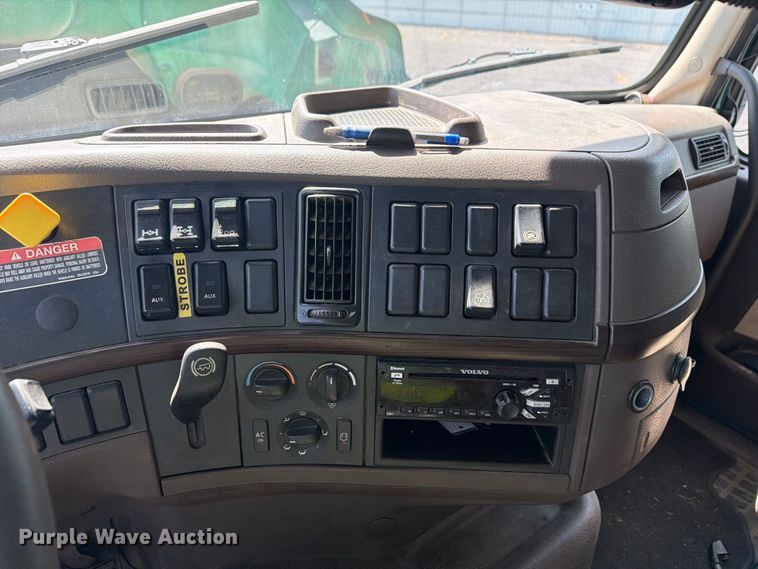 image for item YA4302 2017 Volvo D13 dump truck