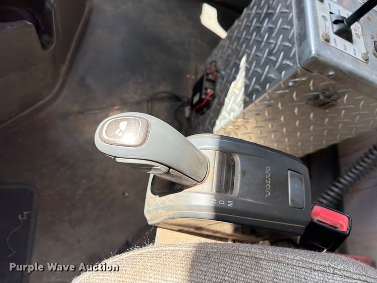 image for item YA4302 2017 Volvo D13 dump truck