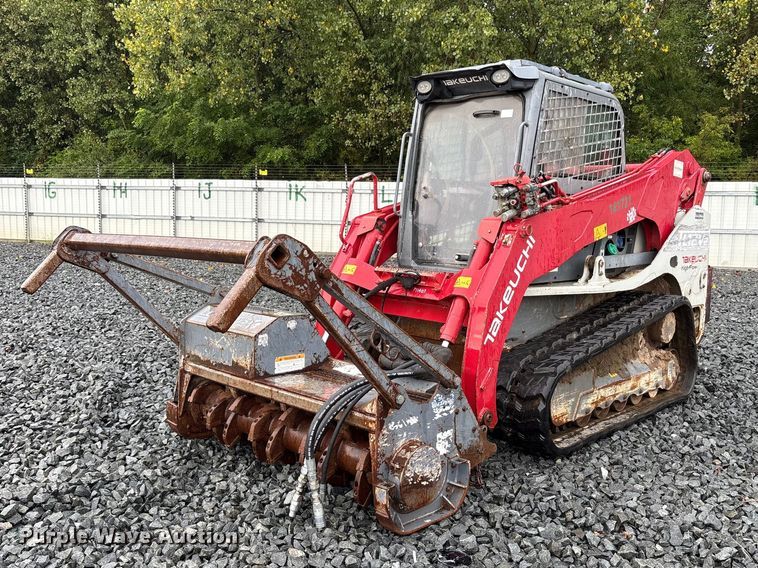 image for item YA4392 2016 Takeuchi TL12V-2 tracked skid steer loader