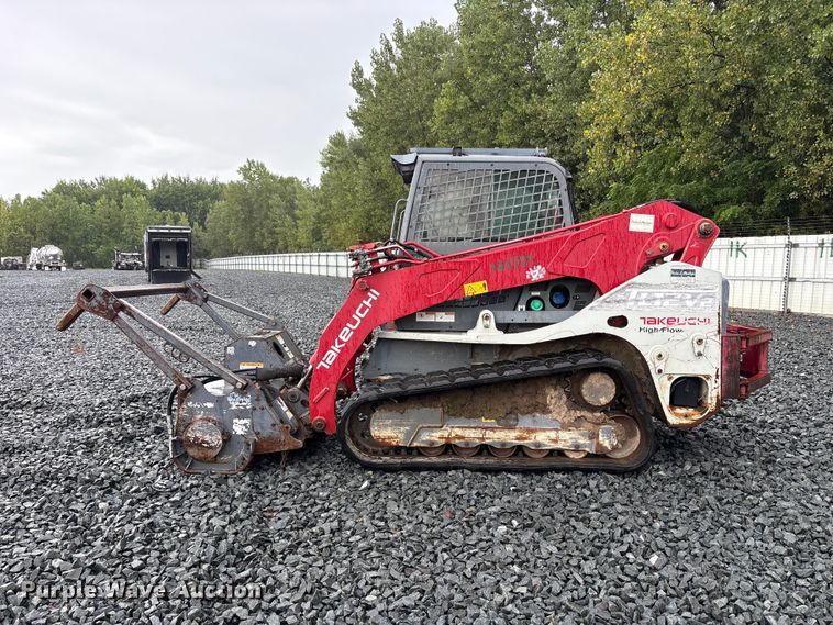 image for item YA4392 2016 Takeuchi TL12V-2 tracked skid steer loader