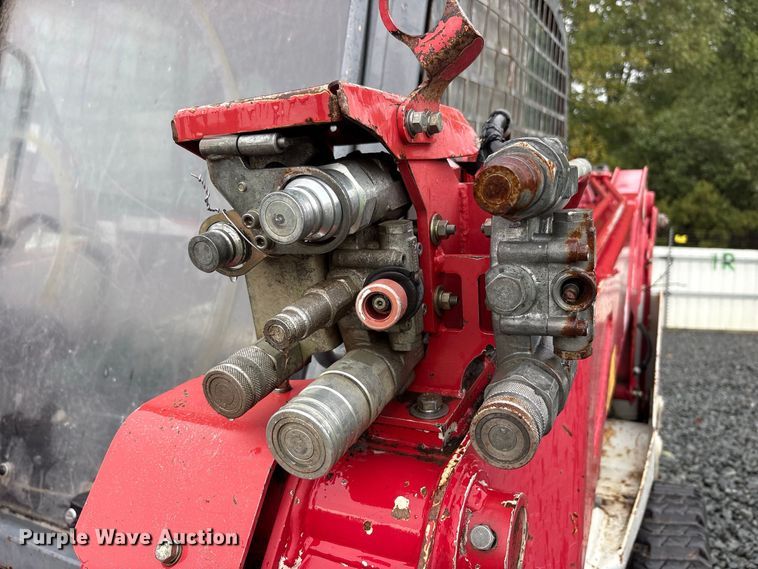 image for item YA4392 2016 Takeuchi TL12V-2 tracked skid steer loader