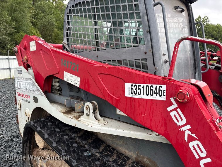 image for item YA4392 2016 Takeuchi TL12V-2 tracked skid steer loader